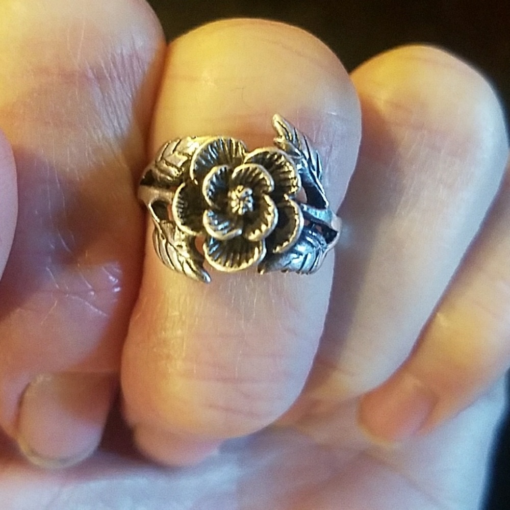 Sterling silver flower ring